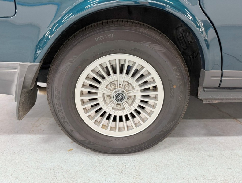 ボルボ 240 240エステート クラシック コロナAW/ルーフレール/禁煙/JBLスピーカー 中古車