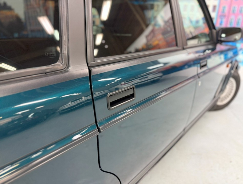 ボルボ 240 240エステート クラシック コロナAW/ルーフレール/禁煙/JBLスピーカー 中古車