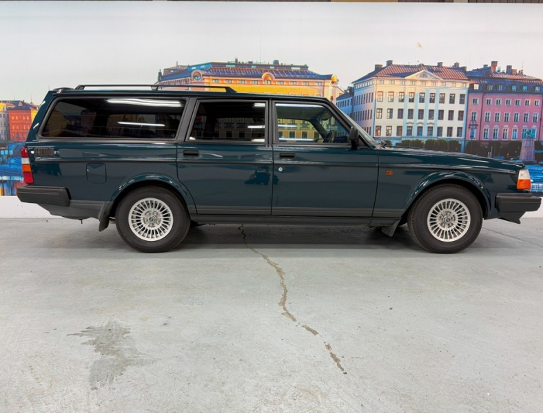 ボルボ 240 240エステート クラシック コロナAW/ルーフレール/禁煙/JBLスピーカー 中古車