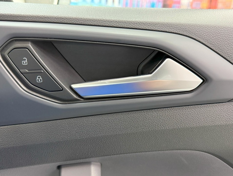 フォルクスワーゲン T-Cross TSIアクティブ　ルーフレール/禁煙/AW/ACC/シートヒーター 中古車