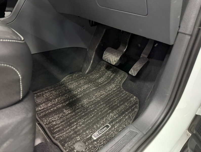 フォルクスワーゲン T-Cross TSIアクティブ　ルーフレール/禁煙/AW/ACC/シートヒーター 中古車