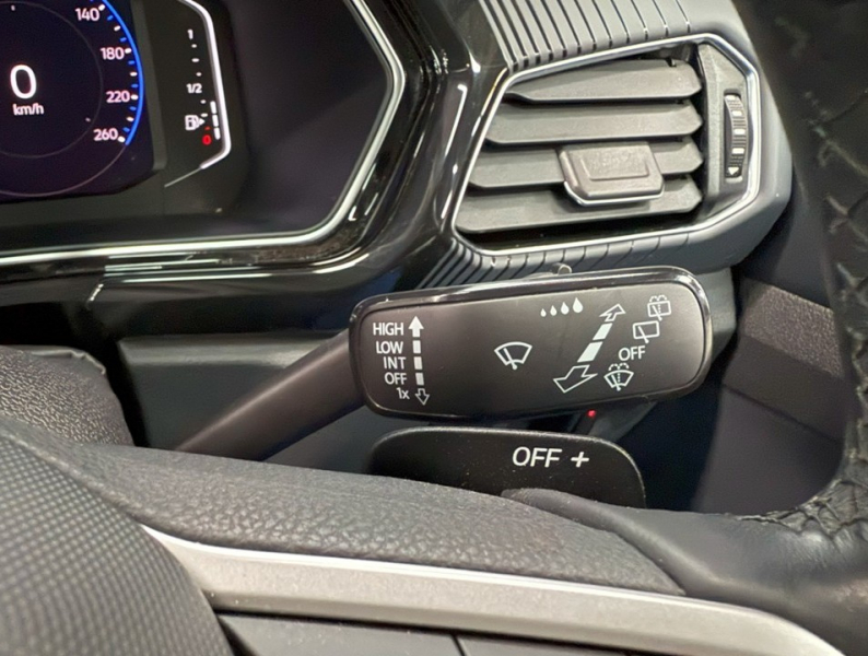 フォルクスワーゲン T-Cross TSIアクティブ　ルーフレール/禁煙/AW/ACC/シートヒーター 中古車