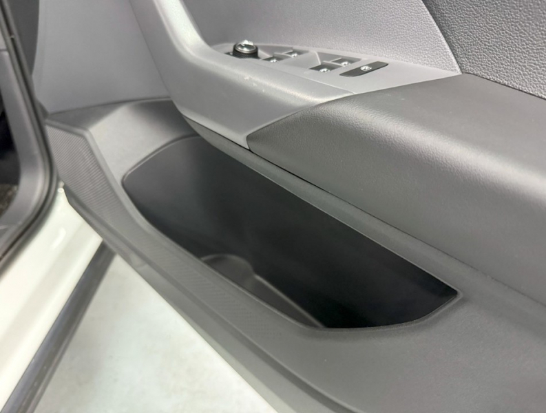 フォルクスワーゲン T-Cross TSIアクティブ　ルーフレール/禁煙/AW/ACC/シートヒーター 中古車