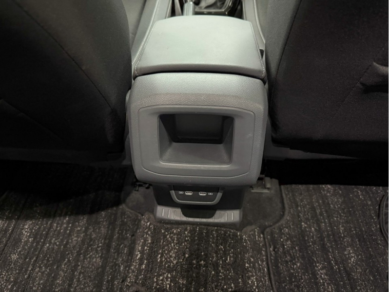 フォルクスワーゲン T-Cross TSIアクティブ　ルーフレール/禁煙/AW/ACC/シートヒーター 中古車