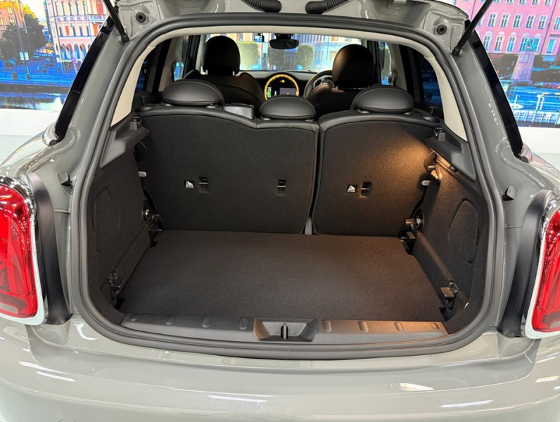 MINI(ミニ) ミニ クーパー5ドアDCT　ピカデリーED/半革 中古車