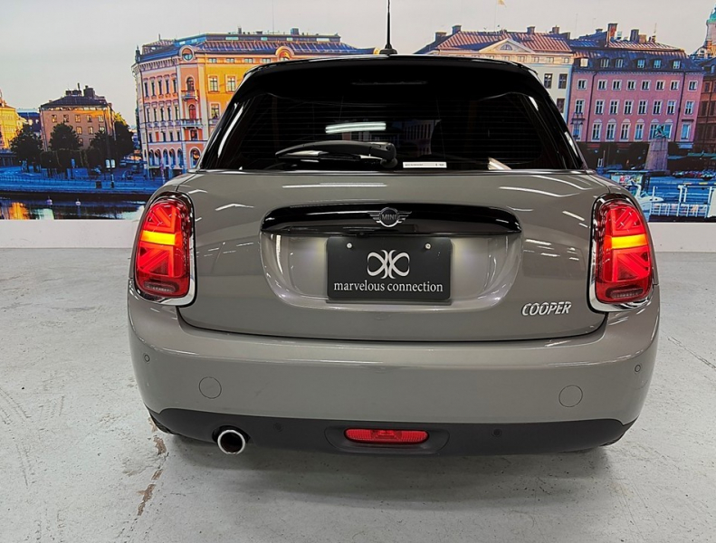 MINI(ミニ) ミニ クーパー5ドアDCT　ピカデリーED/半革 中古車