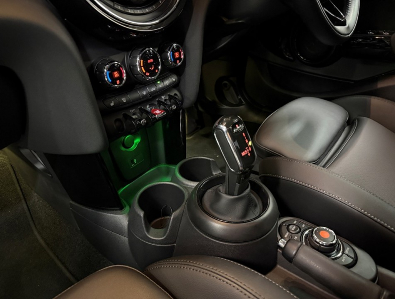 MINI(ミニ) ミニ クーパー5ドアDCT　ピカデリーED/半革 中古車