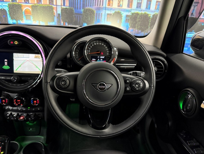 MINI(ミニ) ミニ クーパー5ドアDCT　ピカデリーED/半革 中古車