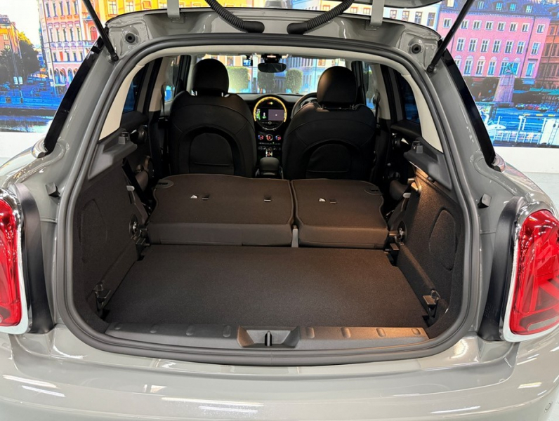 MINI(ミニ) ミニ クーパー5ドアDCT　ピカデリーED/半革 中古車