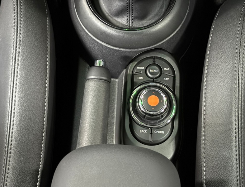 MINI(ミニ) ミニ クーパー5ドアDCT　ピカデリーED/半革 中古車