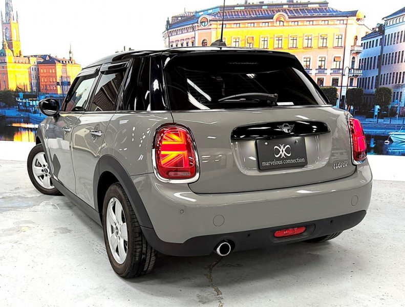 MINI(ミニ) ミニ クーパー5ドアDCT　ピカデリーED/半革 中古車