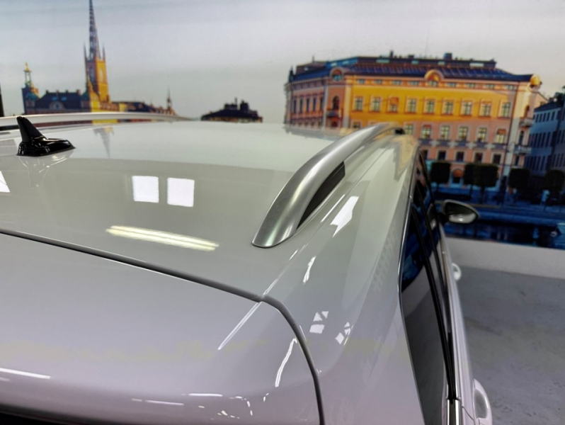 フォルクスワーゲン ゴルフトゥーラン TSIコンフォートライン　LED/ACC/純正ナビ/ETC/バックカメラ/クルコン/ワンオーナー 中古車