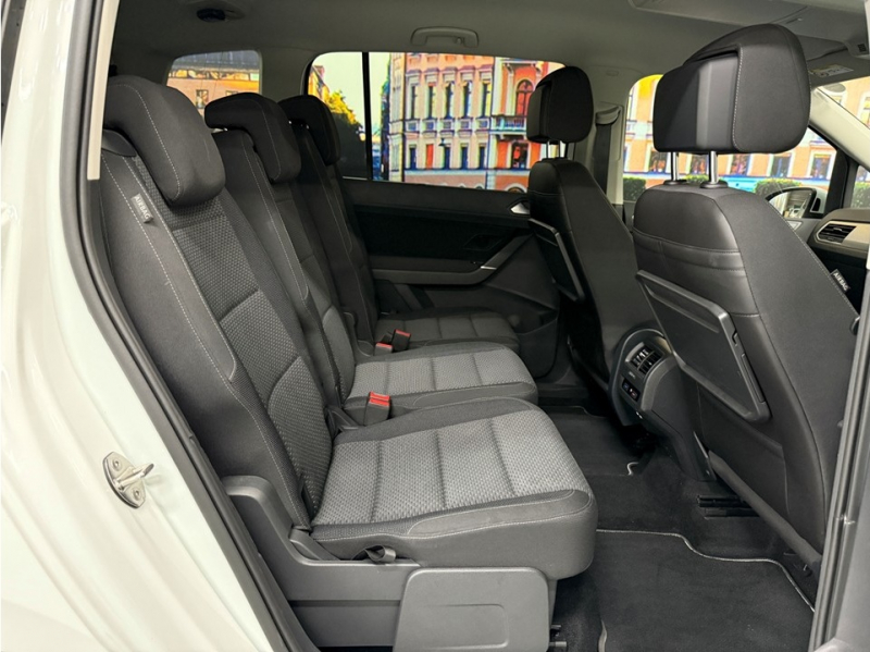 フォルクスワーゲン ゴルフトゥーラン TSIコンフォートライン　LED/ACC/純正ナビ/ETC/バックカメラ/クルコン/ワンオーナー 中古車