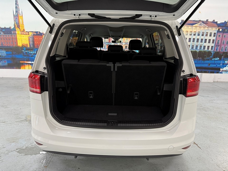 フォルクスワーゲン ゴルフトゥーラン TSIコンフォートライン　LED/ACC/純正ナビ/ETC/バックカメラ/クルコン/ワンオーナー 中古車