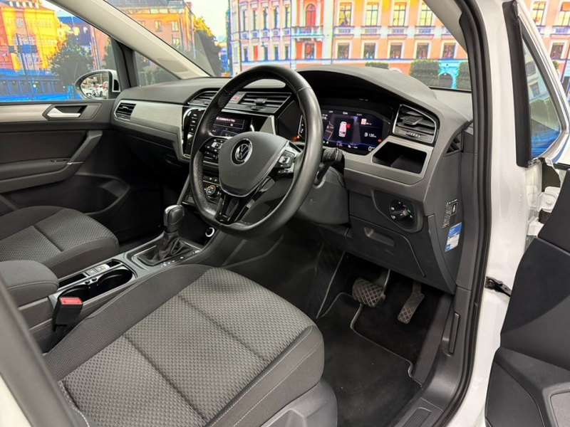 フォルクスワーゲン ゴルフトゥーラン TSIコンフォートライン　LED/ACC/純正ナビ/ETC/バックカメラ/クルコン/ワンオーナー 中古車