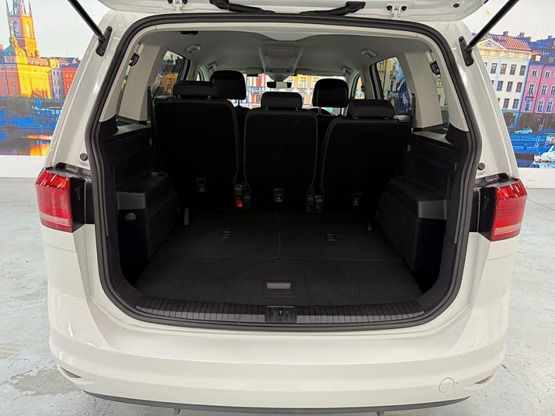 フォルクスワーゲン ゴルフトゥーラン TSIコンフォートライン　LED/ACC/純正ナビ/ETC/バックカメラ/クルコン/ワンオーナー 中古車