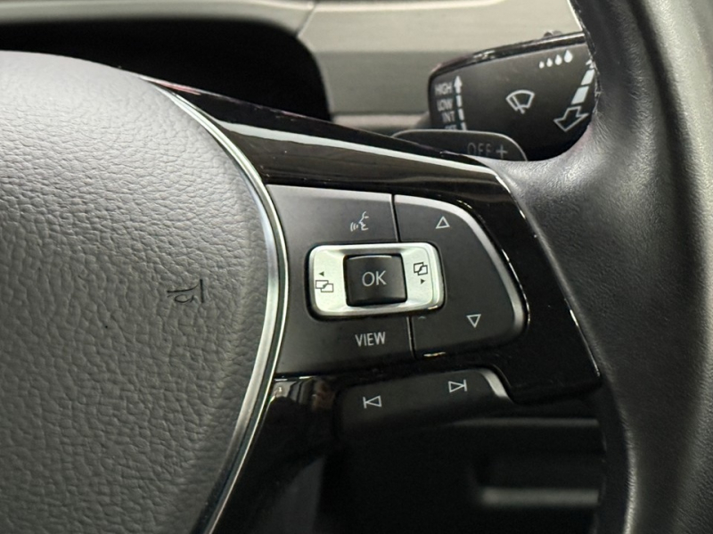 フォルクスワーゲン ゴルフトゥーラン TSIコンフォートライン　LED/ACC/純正ナビ/ETC/バックカメラ/クルコン/ワンオーナー 中古車