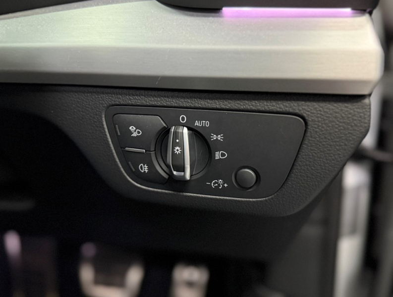 アウディ Q5 スポーツバック40TDIクワトロSライン 4WD　1オーナー/ブラックPKG/オプション19AW/ACC/レーンアシスト 中古車