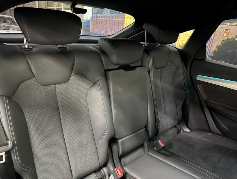 アウディ Q5 スポーツバック40TDIクワトロSライン 4WD　1オーナー/ブラックPKG/オプション19AW/ACC/レーンアシスト 中古車