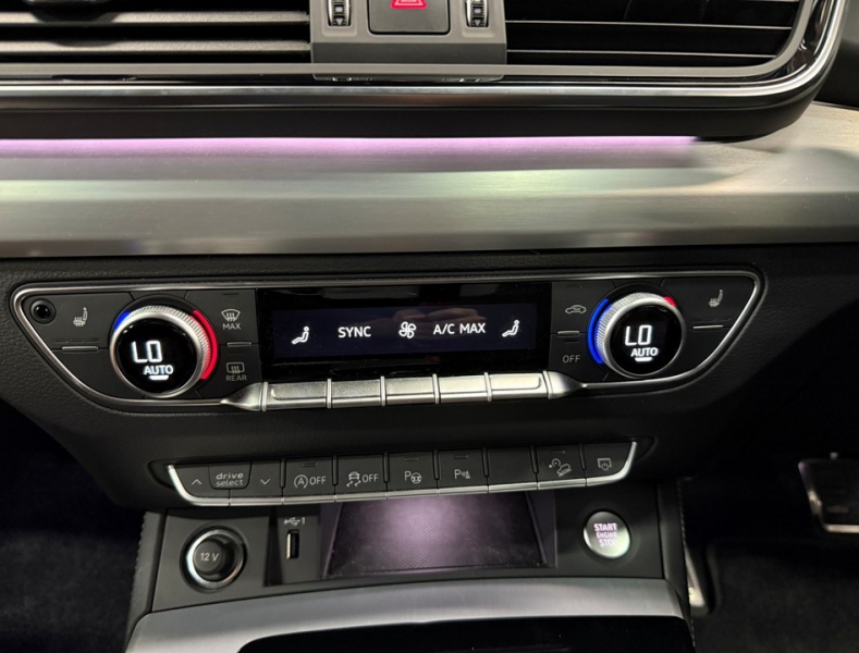 アウディ Q5 スポーツバック40TDIクワトロSライン 4WD　1オーナー/ブラックPKG/オプション19AW/ACC/レーンアシスト 中古車