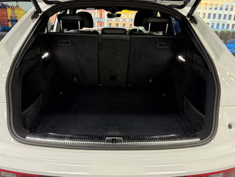 アウディ Q5 スポーツバック40TDIクワトロSライン 4WD　1オーナー/ブラックPKG/オプション19AW/ACC/レーンアシスト 中古車