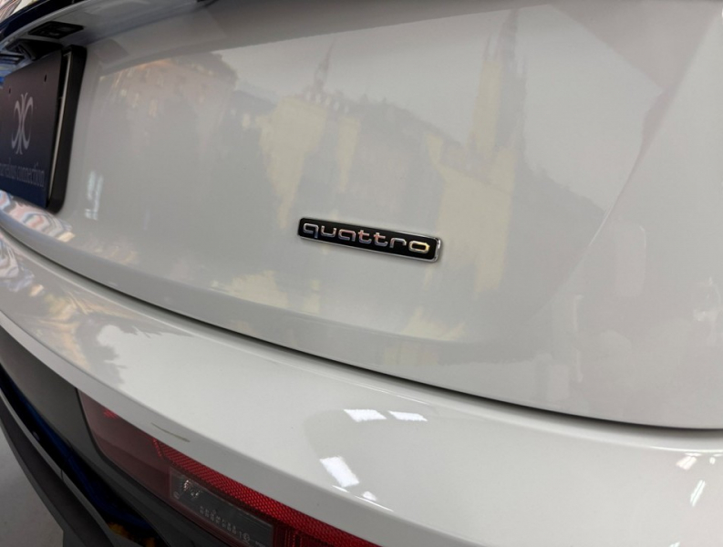 アウディ Q5 スポーツバック40TDIクワトロSライン 4WD　1オーナー/ブラックPKG/オプション19AW/ACC/レーンアシスト 中古車