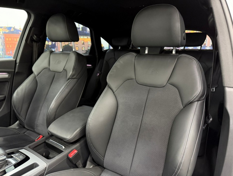 アウディ Q5 スポーツバック40TDIクワトロSライン 4WD　1オーナー/ブラックPKG/オプション19AW/ACC/レーンアシスト 中古車