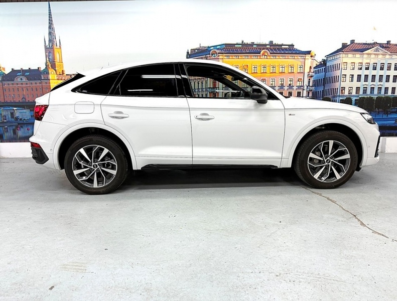 アウディ Q5 スポーツバック40TDIクワトロSライン 4WD　1オーナー/ブラックPKG/オプション19AW/ACC/レーンアシスト 中古車