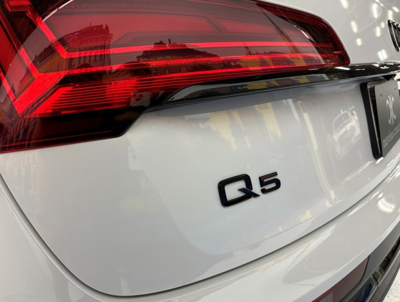 アウディ Q5 スポーツバック40TDIクワトロSライン 4WD　1オーナー/ブラックPKG/オプション19AW/ACC/レーンアシスト 中古車