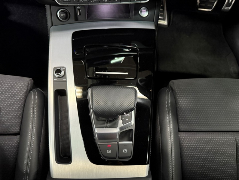 アウディ Q5 スポーツバック40TDIクワトロSライン 4WD　1オーナー/ブラックPKG/オプション19AW/ACC/レーンアシスト 中古車