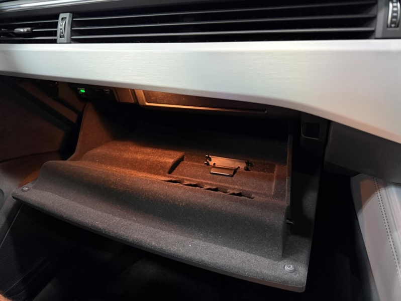 アウディ A5 スポーツバック ブラックスタイルプラス 限定車/ワンオーナー/マトリクスLED/ETC 純正AW/ワイヤレスチャージング 中古車