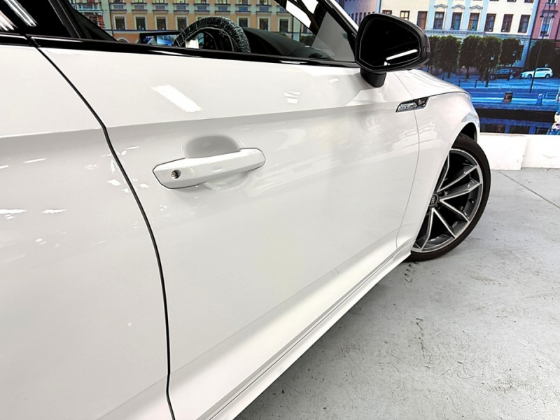 アウディ A5 スポーツバック ブラックスタイルプラス 限定車/ワンオーナー/マトリクスLED/ETC 純正AW/ワイヤレスチャージング 中古車