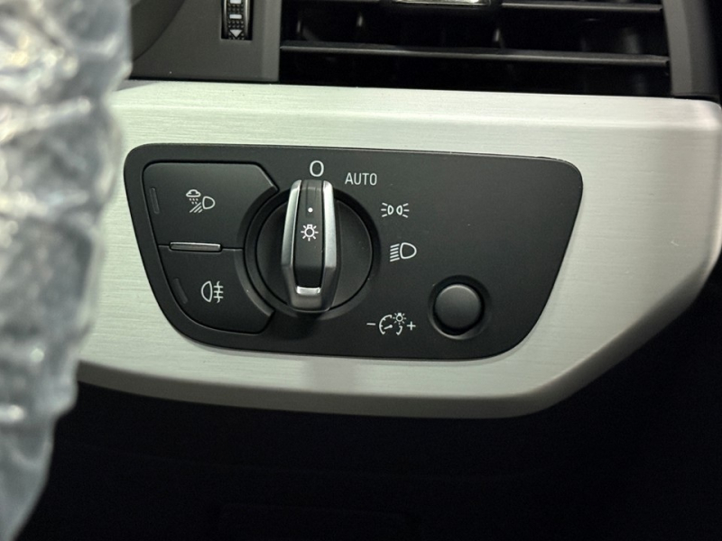 アウディ A5 スポーツバック ブラックスタイルプラス 限定車/ワンオーナー/マトリクスLED/ETC 純正AW/ワイヤレスチャージング 中古車