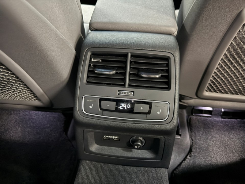 アウディ A5 スポーツバック ブラックスタイルプラス 限定車/ワンオーナー/マトリクスLED/ETC 純正AW/ワイヤレスチャージング 中古車