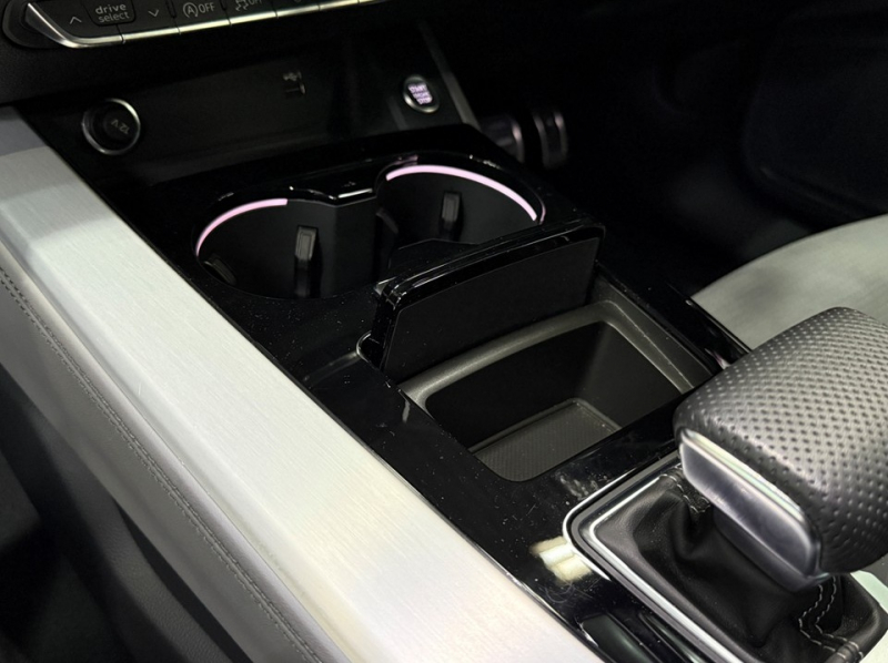 アウディ A5 スポーツバック ブラックスタイルプラス 限定車/ワンオーナー/マトリクスLED/ETC 純正AW/ワイヤレスチャージング 中古車