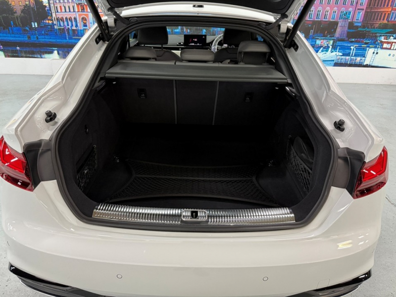 アウディ A5 スポーツバック ブラックスタイルプラス 限定車/ワンオーナー/マトリクスLED/ETC 純正AW/ワイヤレスチャージング 中古車