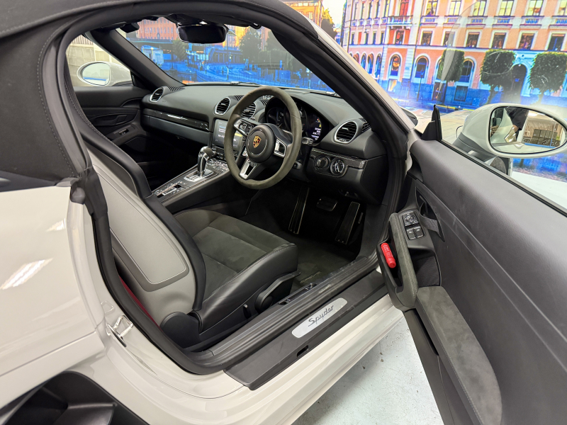 ポルシェ 718スパイダー PDK 中古車