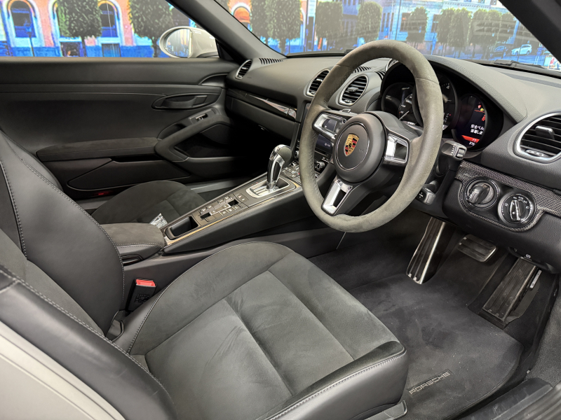 ポルシェ 718スパイダー PDK 中古車