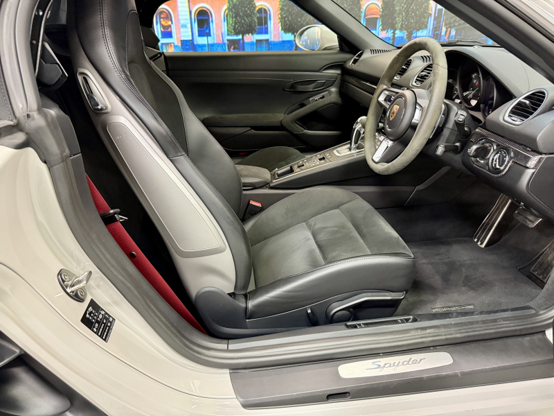 ポルシェ 718スパイダー PDK 中古車