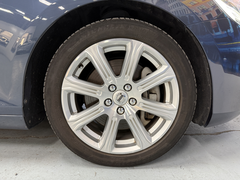 ボルボ V40 D4インスクリプション ディーゼルターボ 中古車