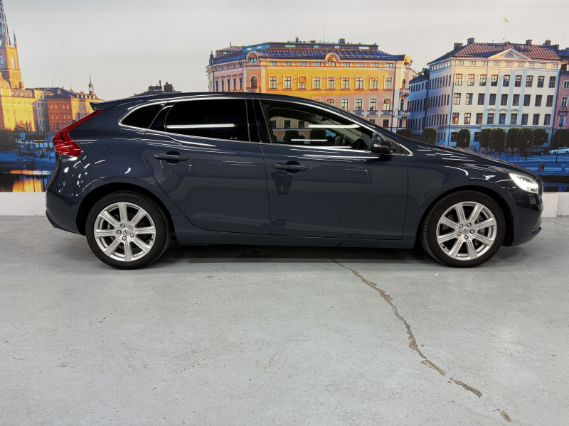 ボルボ V40 D4インスクリプション ディーゼルターボ 中古車