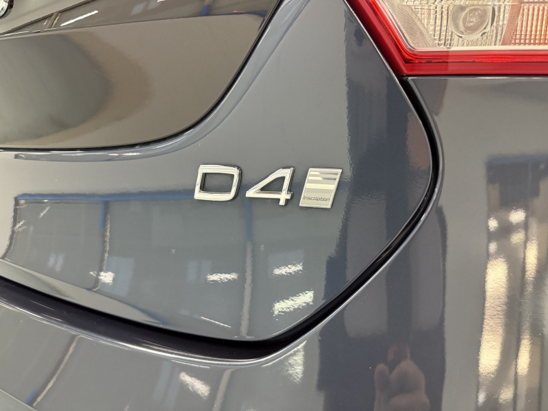 ボルボ V40 D4インスクリプション ディーゼルターボ 中古車
