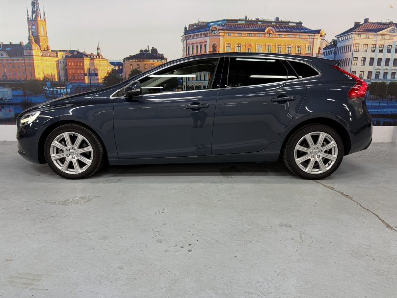 ボルボ V40 D4インスクリプション ディーゼルターボ 中古車