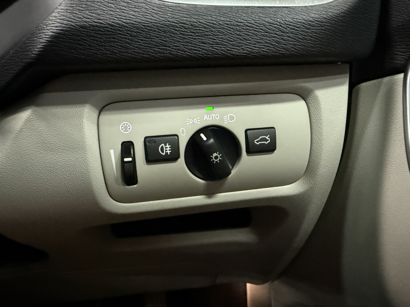 ボルボ V40 D4インスクリプション ディーゼルターボ 中古車