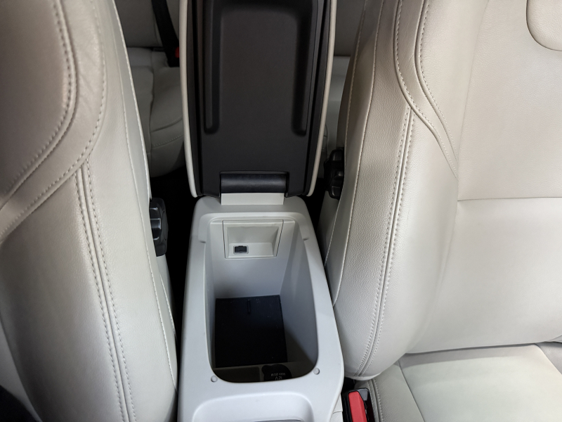 ボルボ V40 D4インスクリプション ディーゼルターボ 中古車