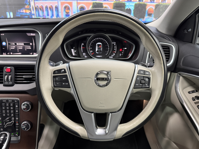 ボルボ V40 D4インスクリプション ディーゼルターボ 中古車