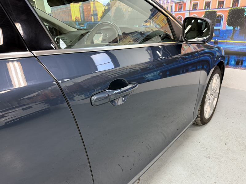 ボルボ V40 D4インスクリプション ディーゼルターボ 中古車