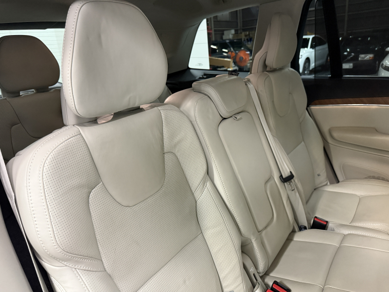 ボルボ XC90 D5 AWD インスクリプション 4WD 中古車