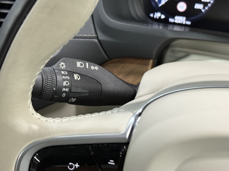 ボルボ XC90 D5 AWD インスクリプション 4WD 中古車
