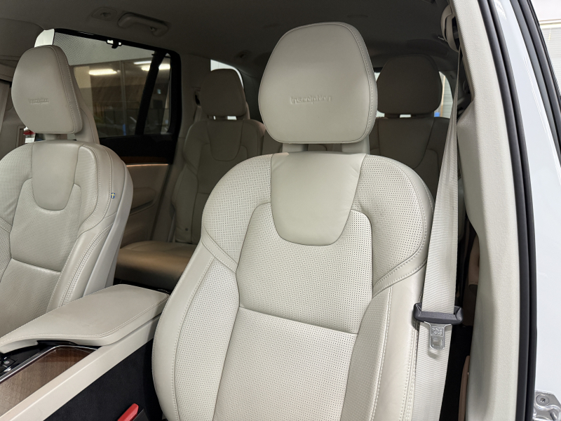 ボルボ XC90 D5 AWD インスクリプション 4WD 中古車